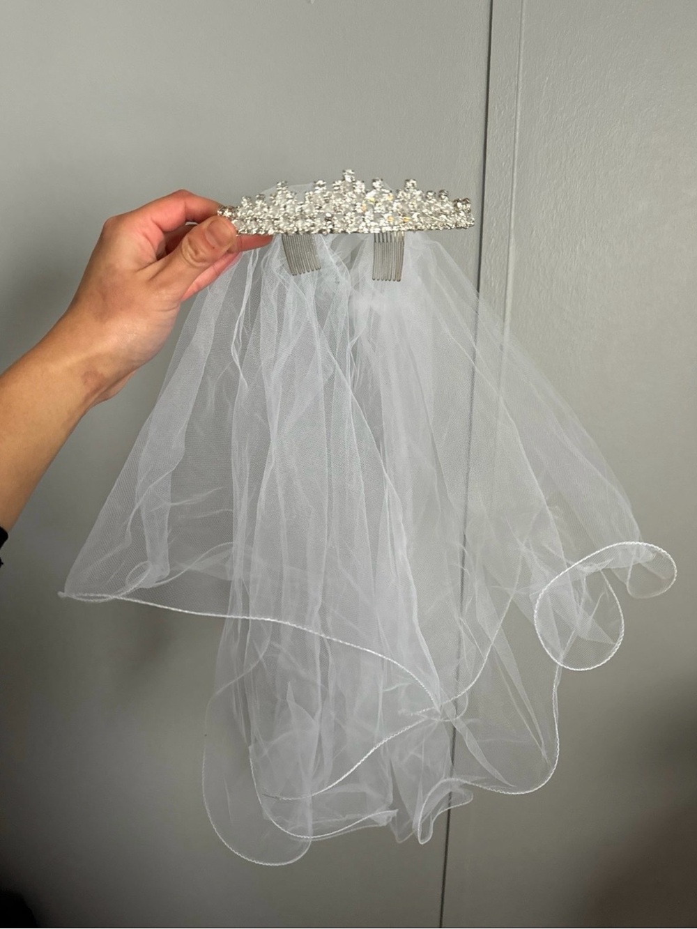 White Bridal Veil with Rhinestone Tiara Comb